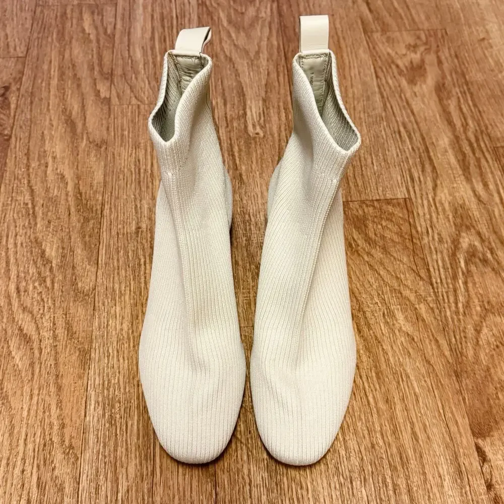 Everlane The Glove Boot in Bone Size 9